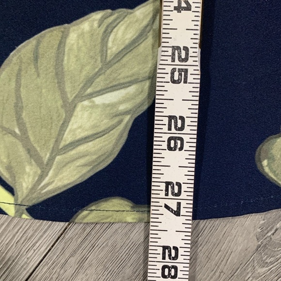 Ann Taylor Navy Floral Flutter Sleeve Open Mandarin Collar Pull-Over Blouse sz M - Picture 12 of 13